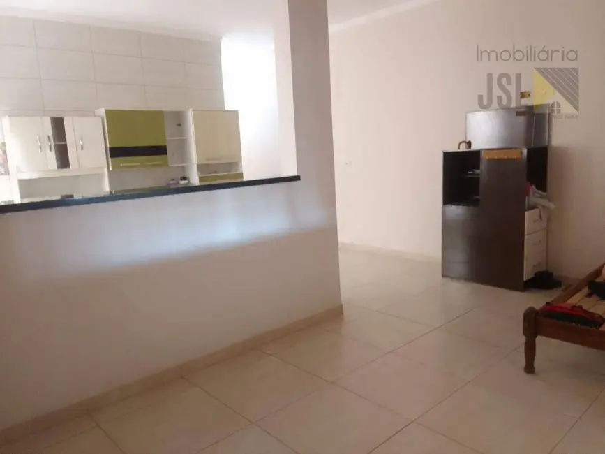 Sobrado com 3 quartos à venda, 150m2 em Perinho, Cacapava - SP - imagem 4 Foto 4 de Sobrado com 3 quartos à venda, 150m2 em Perinho, Cacapava - SP