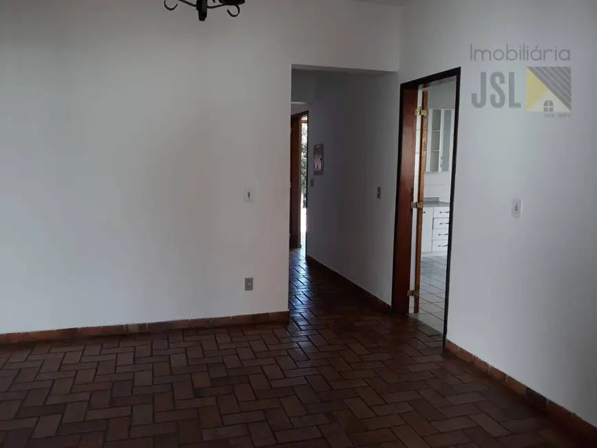 Foto 3 de Sobrado com 3 quartos para alugar, 275m2 em Jardim Maria Cândida, Cacapava - SP