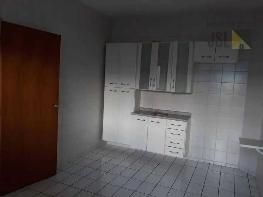 Foto 5 de Sobrado com 3 quartos para alugar, 275m2 em Jardim Maria Cândida, Cacapava - SP