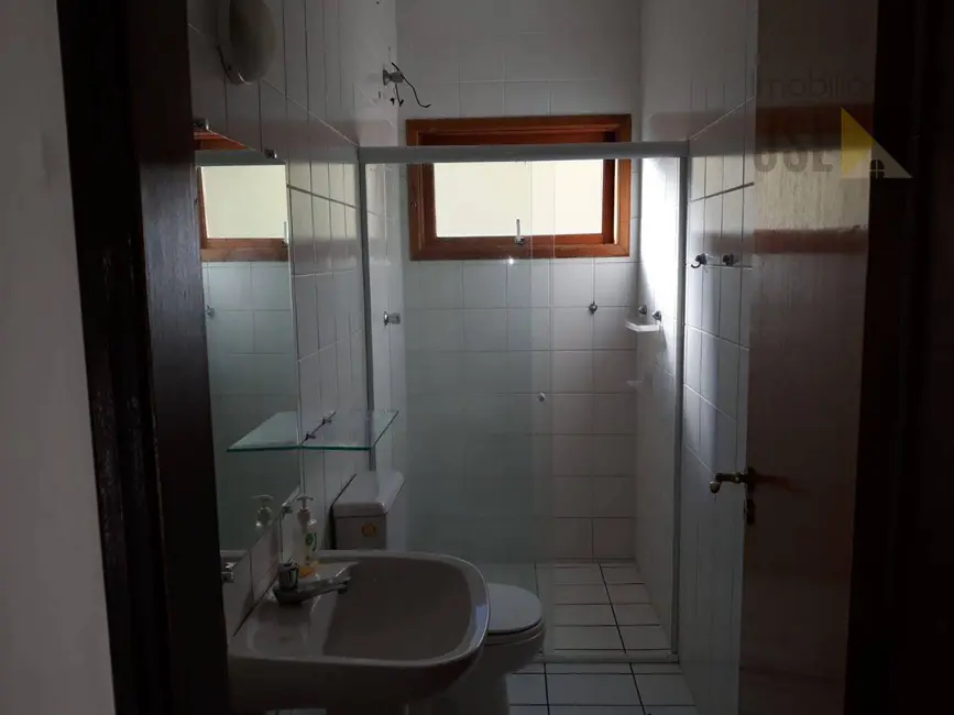 Foto 8 de Sobrado com 3 quartos para alugar, 275m2 em Jardim Maria Cândida, Cacapava - SP