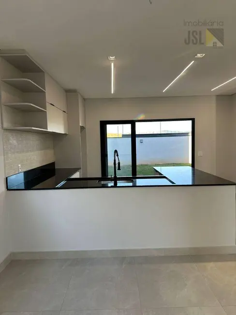 Foto 4 de Sobrado com 3 quartos à venda, 300m2 em Cacapava - SP