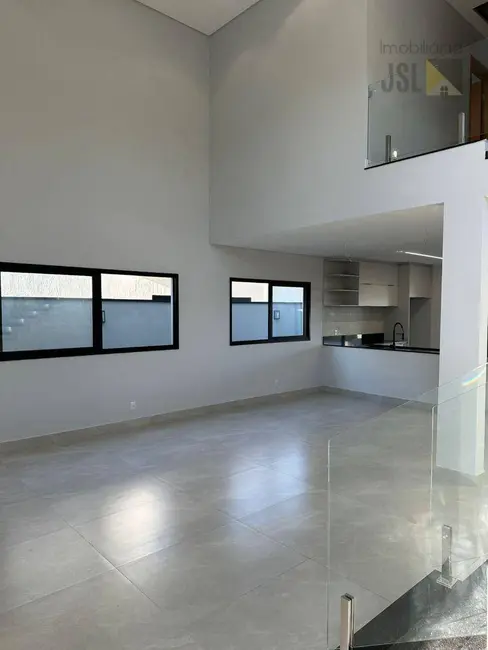 Foto 2 de Sobrado com 3 quartos à venda, 300m2 em Cacapava - SP