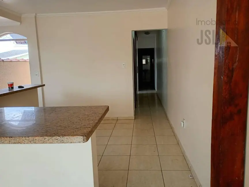 Sobrado com 4 quartos à venda, 125m2 em Vila Antônio Augusto Luiz, Cacapava - SP - imagem 3 Foto 3 de Sobrado com 4 quartos à venda, 125m2 em Vila Antônio Augusto Luiz, Cacapava - SP