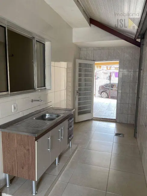 Foto 4 de Casa com 2 quartos para alugar, 127m2 em Jardim Maria Cândida, Cacapava - SP