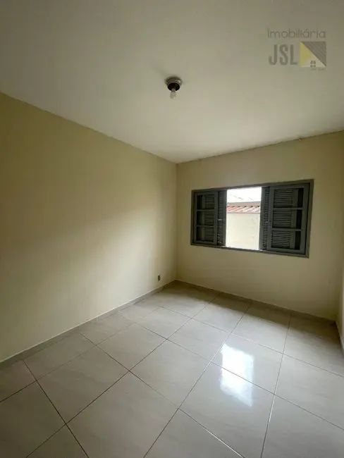 Foto 6 de Casa com 2 quartos para alugar, 127m2 em Jardim Maria Cândida, Cacapava - SP