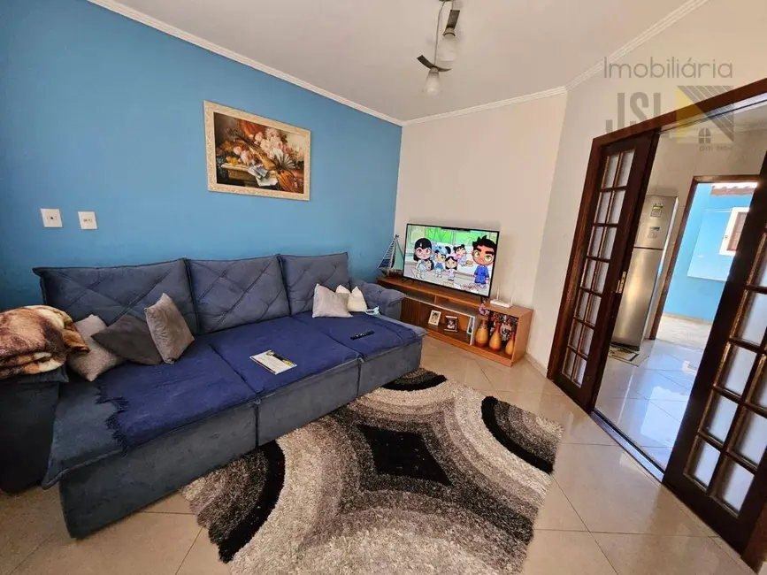 Sobrado com 3 quartos à venda, 150m2 em Vila Bandeirantes, Cacapava - SP - imagem 3 Foto 3 de Sobrado com 3 quartos à venda, 150m2 em Vila Bandeirantes, Cacapava - SP