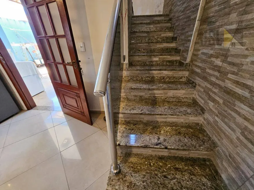 Sobrado com 3 quartos à venda, 150m2 em Vila Bandeirantes, Cacapava - SP - imagem 7 Foto 7 de Sobrado com 3 quartos à venda, 150m2 em Vila Bandeirantes, Cacapava - SP