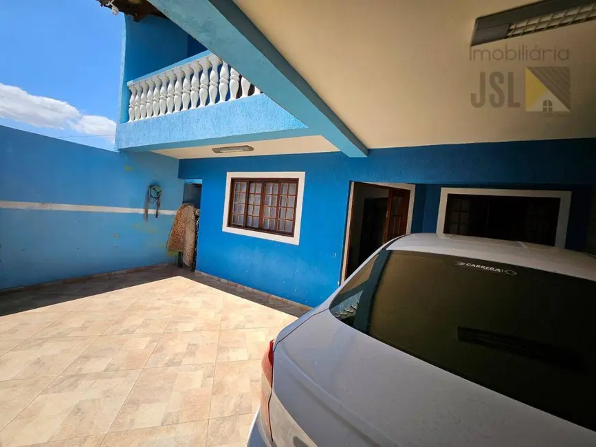 Sobrado com 3 quartos à venda, 150m2 em Vila Bandeirantes, Cacapava - SP - imagem 2 Foto 2 de Sobrado com 3 quartos à venda, 150m2 em Vila Bandeirantes, Cacapava - SP