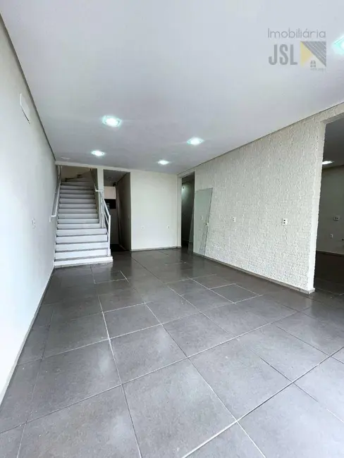 Foto 1 de Loja para alugar, 136m2 em Vila Santos, Cacapava - SP