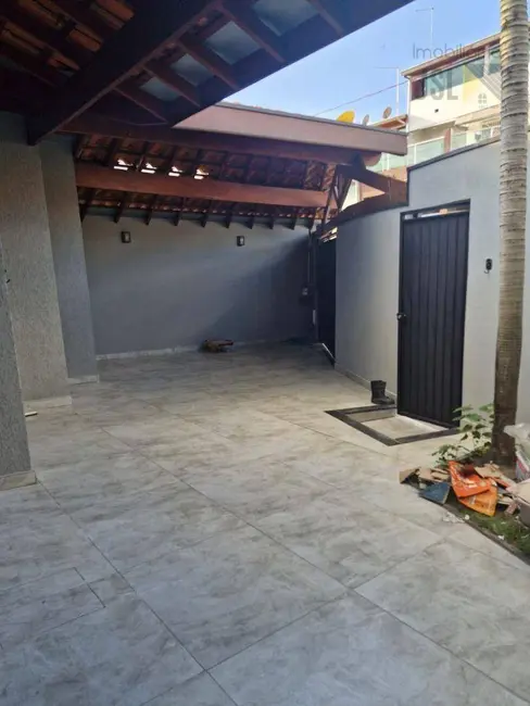 Foto 2 de Sobrado com 3 quartos à venda, 140m2 em Borda da Mata, Cacapava - SP