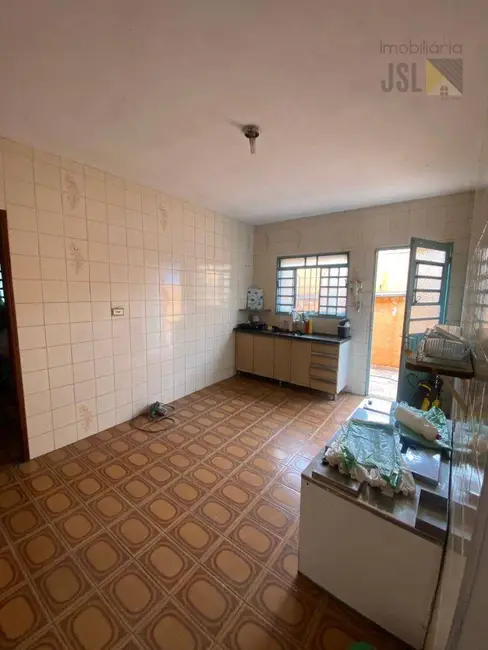 Foto 4 de Casa com 2 quartos à venda e para alugar, 154m2 em Parque Residencial Nova Caçapava, Cacapava - SP