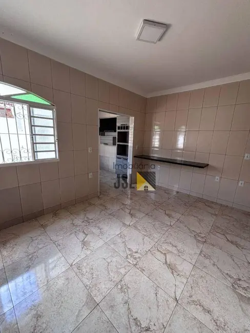 Foto 3 de Casa com 3 quartos para alugar, 250m2 em Jardim Rafael, Cacapava - SP