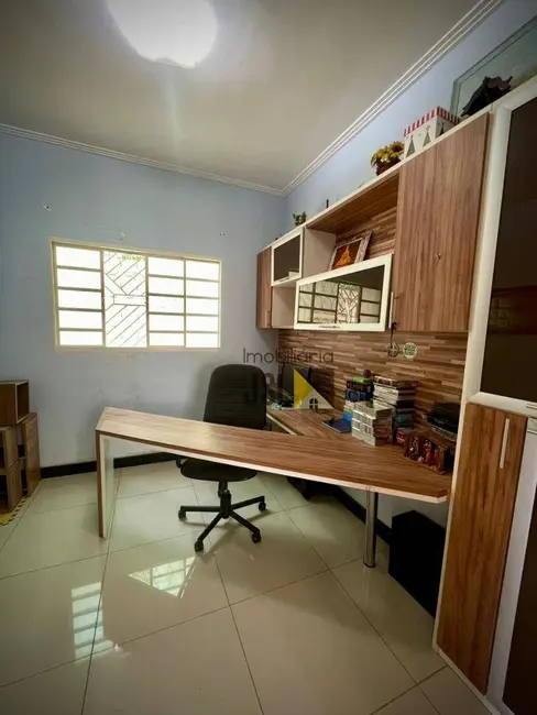 Foto 6 de Sobrado com 3 quartos à venda, 350m2 em Parque Residencial Santo André, Cacapava - SP