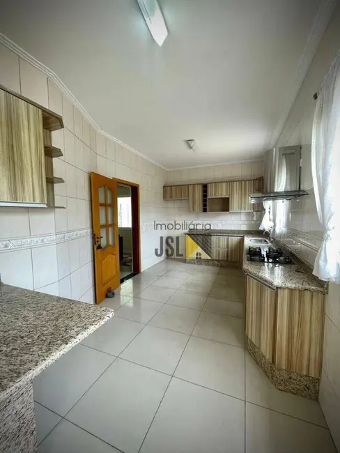 Foto 3 de Sobrado com 3 quartos à venda, 350m2 em Parque Residencial Santo André, Cacapava - SP