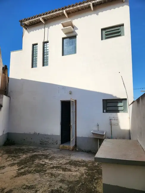 Foto 9 de Sobrado com 3 quartos para alugar, 250m2 em Santa Cecília, Paulinia - SP
