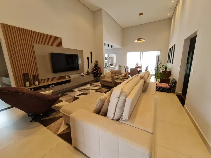 Foto 7 de Casa de Condomínio com 3 quartos à venda, 598m2 em Louveira - SP