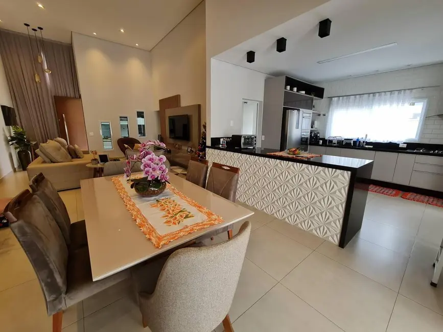 Foto 9 de Casa de Condomínio com 3 quartos à venda, 598m2 em Louveira - SP