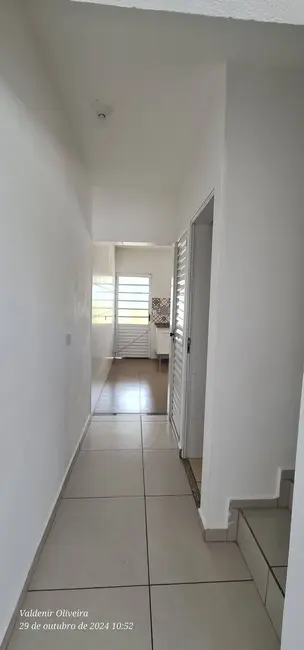 Casa com 2 quartos para alugar em Louveira - SP - imagem 3 Foto 3 de Casa com 2 quartos para alugar em Louveira - SP