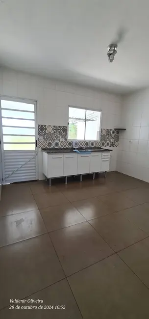 Foto 2 de Casa com 2 quartos para alugar em Louveira - SP