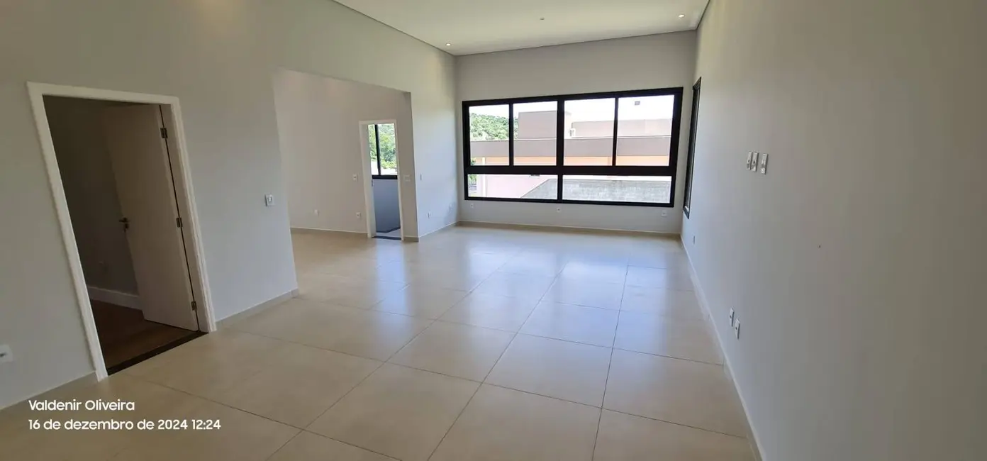 Foto 36 de Casa à venda, 525m2 em Louveira - SP