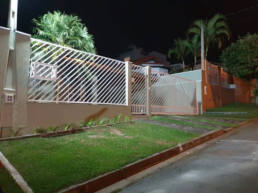 Foto 3 de Casa com 3 quartos para alugar em Louveira - SP