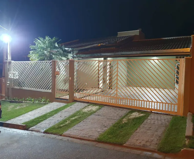 Foto 2 de Casa com 3 quartos para alugar em Louveira - SP