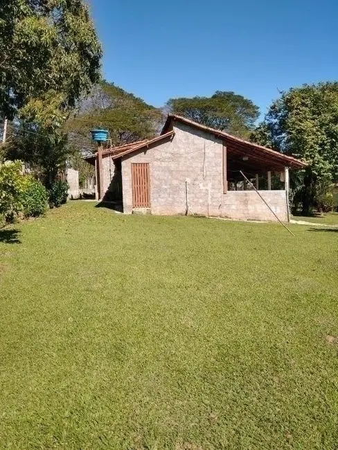 Chácara com 3 quartos à venda, 1000m2 em Louveira - SP - imagem 8 Foto 8 de Chácara com 3 quartos à venda, 1000m2 em Louveira - SP