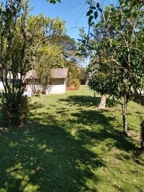 Chácara com 3 quartos à venda, 1000m2 em Louveira - SP - imagem 3 Foto 3 de Chácara com 3 quartos à venda, 1000m2 em Louveira - SP