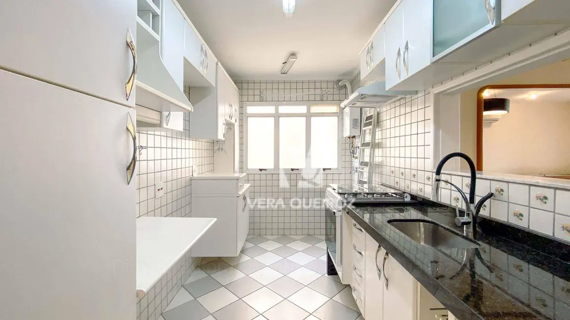 Apartamento com 3 quartos para alugar, 75m2 em Jardim das Paineiras, Campinas - SP - imagem 2 Foto 2 de Apartamento com 3 quartos para alugar, 75m2 em Jardim das Paineiras, Campinas - SP