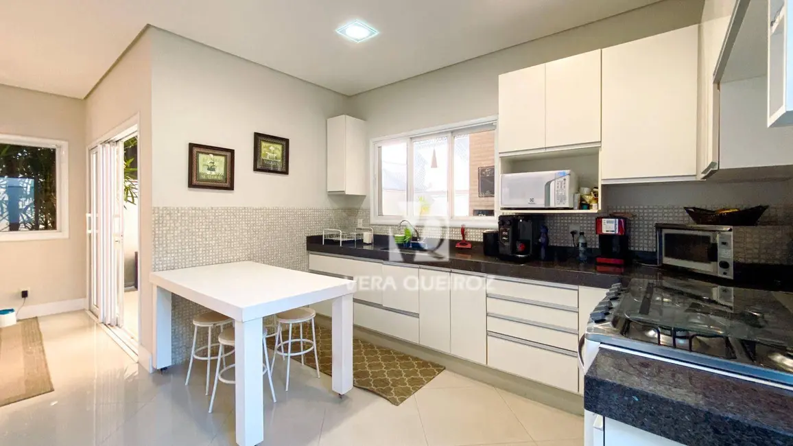 Casa de Condomínio com 3 quartos à venda, 402m2 em Parque Rural Fazenda Santa Cândida, Campinas - SP - imagem 7 Foto 7 de Casa de Condomínio com 3 quartos à venda, 402m2 em Parque Rural Fazenda Santa Cândida, Campinas - SP