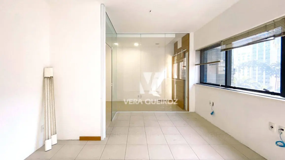 Sala Comercial para alugar, 35m2 em Centro, Campinas - SP - imagem 2 Foto 2 de Sala Comercial para alugar, 35m2 em Centro, Campinas - SP