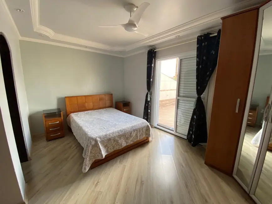 Sobrado com 3 quartos à venda, 220m2 em Jardim Rina, Santo Andre - SP - imagem 5 Foto 5 de Sobrado com 3 quartos à venda, 220m2 em Jardim Rina, Santo Andre - SP