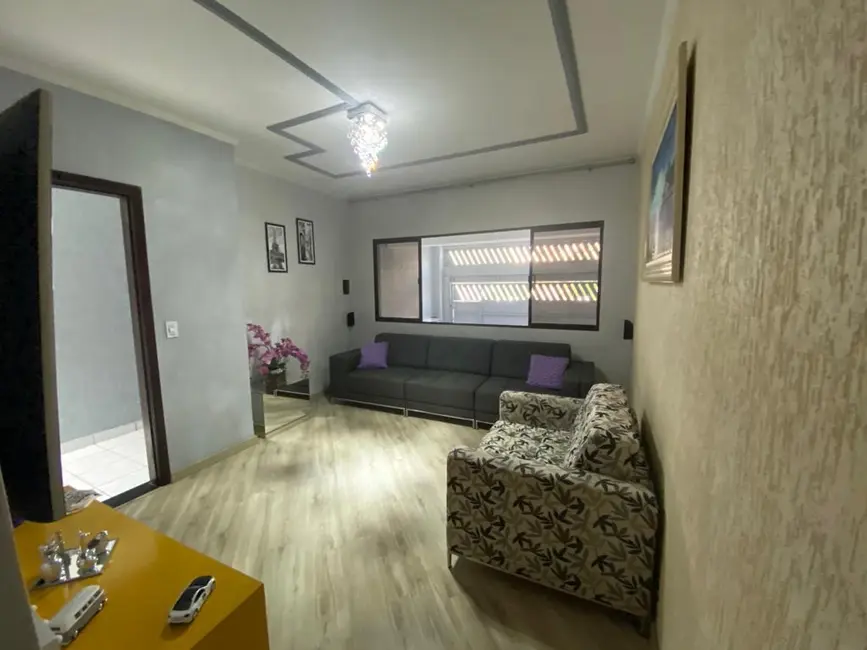 Sobrado com 3 quartos à venda, 220m2 em Jardim Rina, Santo Andre - SP - imagem 2 Foto 2 de Sobrado com 3 quartos à venda, 220m2 em Jardim Rina, Santo Andre - SP
