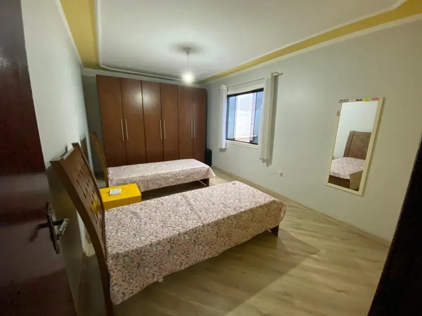 Sobrado com 3 quartos à venda, 220m2 em Jardim Rina, Santo Andre - SP - imagem 3 Foto 3 de Sobrado com 3 quartos à venda, 220m2 em Jardim Rina, Santo Andre - SP