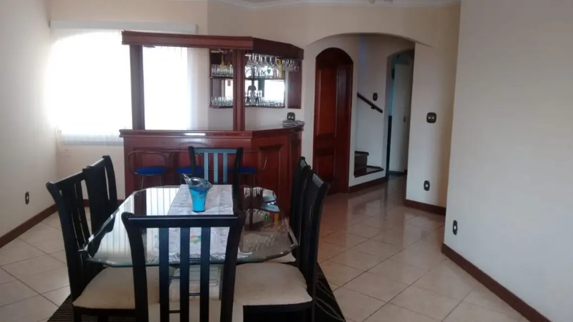 Foto 3 de Sobrado com 4 quartos à venda, 407m2 em Vila Cecília Maria, Santo Andre - SP