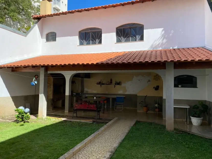 Foto 1 de Sobrado com 4 quartos à venda e para alugar, 313m2 em Vila Bastos, Santo Andre - SP