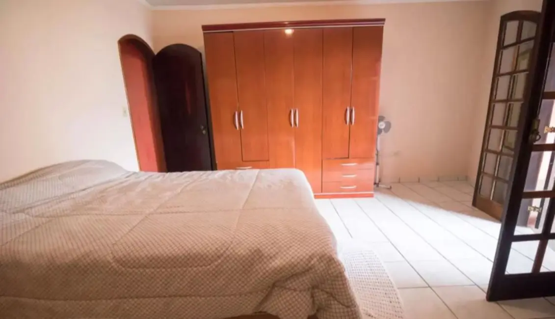 Foto 4 de Sobrado com 4 quartos à venda, 209m2 em Jardim Utinga, Santo Andre - SP