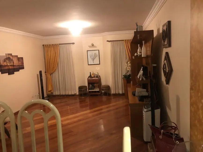 Sobrado com 3 quartos à venda, 144m2 em Santo Andre - SP - imagem 3 Foto 3 de Sobrado com 3 quartos à venda, 144m2 em Santo Andre - SP