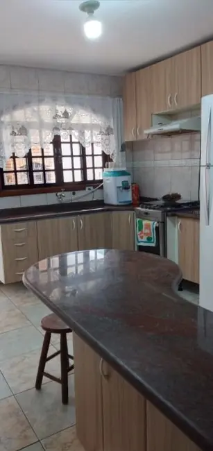 Foto 6 de Sobrado com 3 quartos à venda, 223m2 em Parque Gerassi, Santo Andre - SP