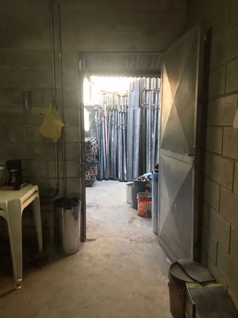 Armazém / Galpão para alugar, 200m2 em Santo Andre - SP - imagem 3 Foto 3 de Armazém / Galpão para alugar, 200m2 em Santo Andre - SP