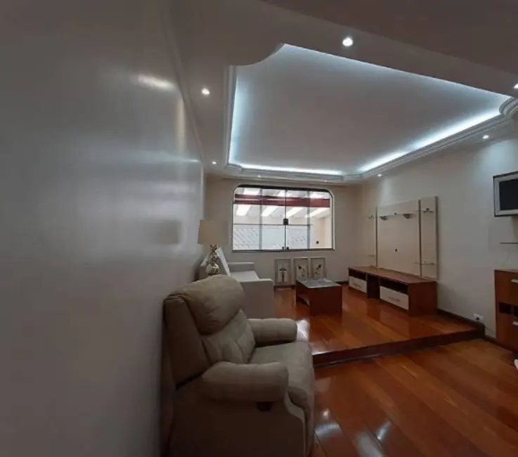 Sobrado com 3 quartos para alugar, 180m2 em Vila Valparaíso, Santo Andre - SP - imagem 3 Foto 3 de Sobrado com 3 quartos para alugar, 180m2 em Vila Valparaíso, Santo Andre - SP