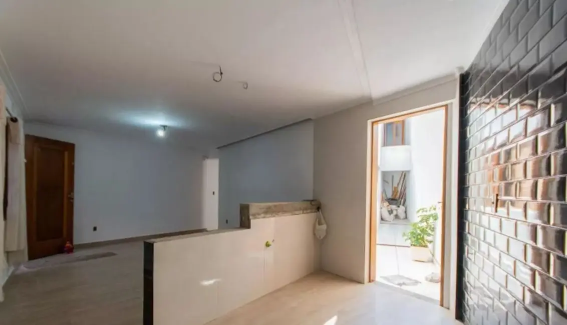 Sobrado com 5 quartos à venda, 210m2 em Jardim Las Vegas, Santo Andre - SP - imagem 6 Foto 6 de Sobrado com 5 quartos à venda, 210m2 em Jardim Las Vegas, Santo Andre - SP