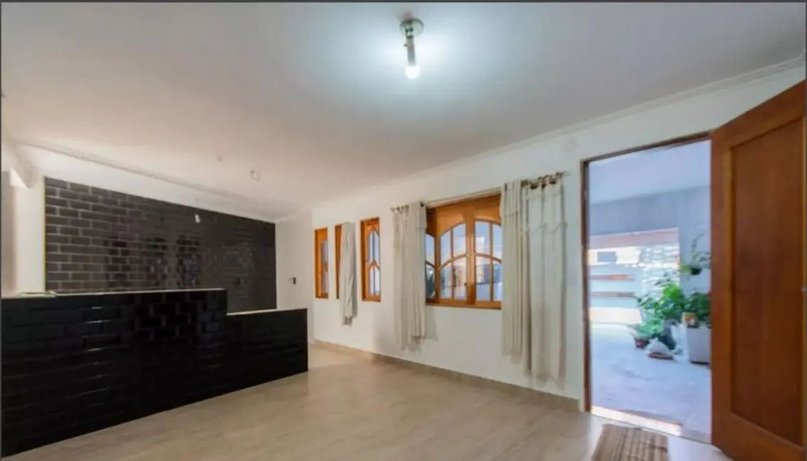 Sobrado com 5 quartos à venda, 210m2 em Jardim Las Vegas, Santo Andre - SP - imagem 8 Foto 8 de Sobrado com 5 quartos à venda, 210m2 em Jardim Las Vegas, Santo Andre - SP