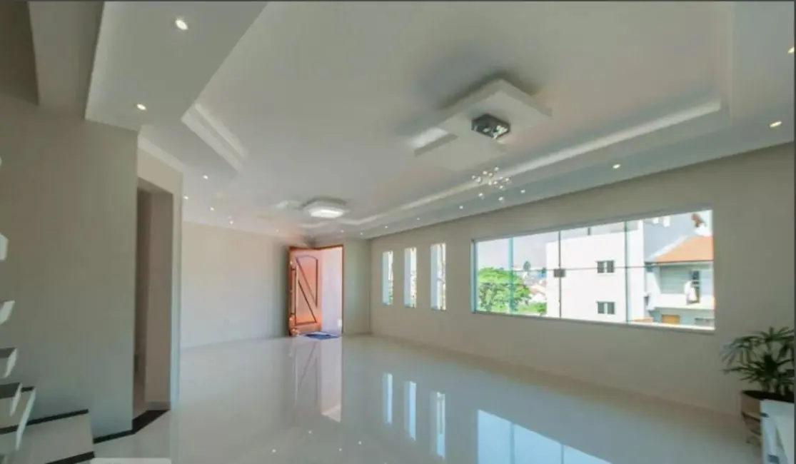 Sobrado com 5 quartos à venda, 210m2 em Jardim Las Vegas, Santo Andre - SP - imagem 1 Foto 1 de Sobrado com 5 quartos à venda, 210m2 em Jardim Las Vegas, Santo Andre - SP