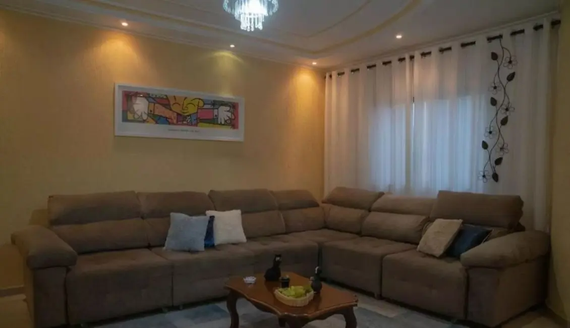 Foto 1 de Sobrado com 3 quartos para alugar, 240m2 em Jardim Utinga, Santo Andre - SP