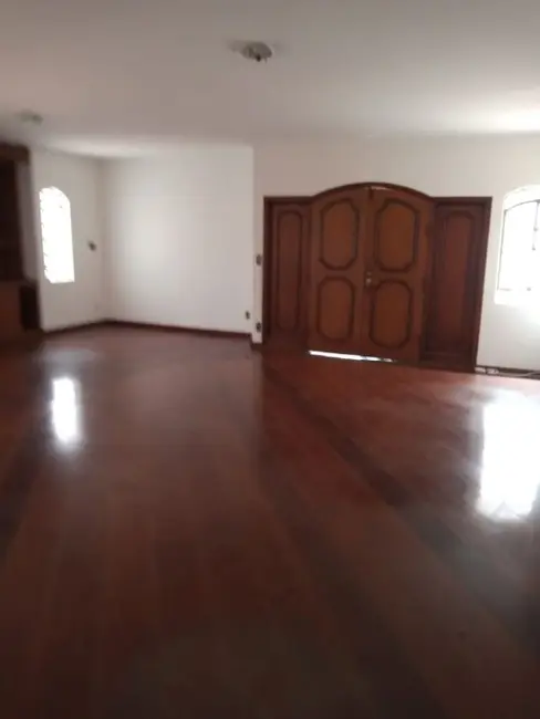 Foto 3 de Sobrado com 3 quartos à venda e para alugar, 400m2 em Vila Bastos, Santo Andre - SP