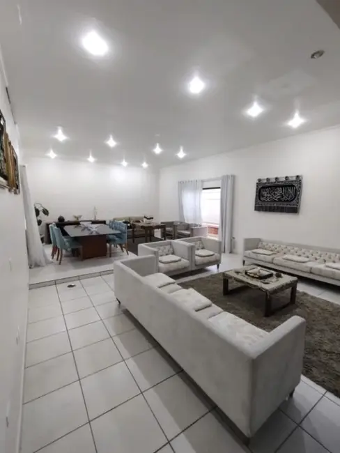 Foto 2 de Sobrado com 3 quartos à venda, 264m2 em Sao Bernardo Do Campo - SP