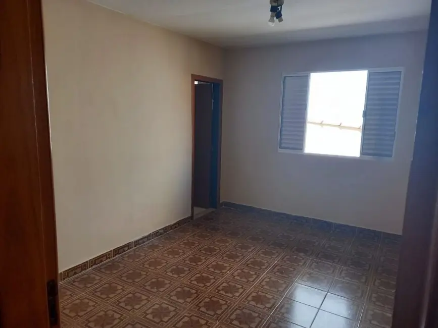 Casa com 2 quartos à venda, 296m2 em Santo Andre - SP - imagem 4 Foto 4 de Casa com 2 quartos à venda, 296m2 em Santo Andre - SP