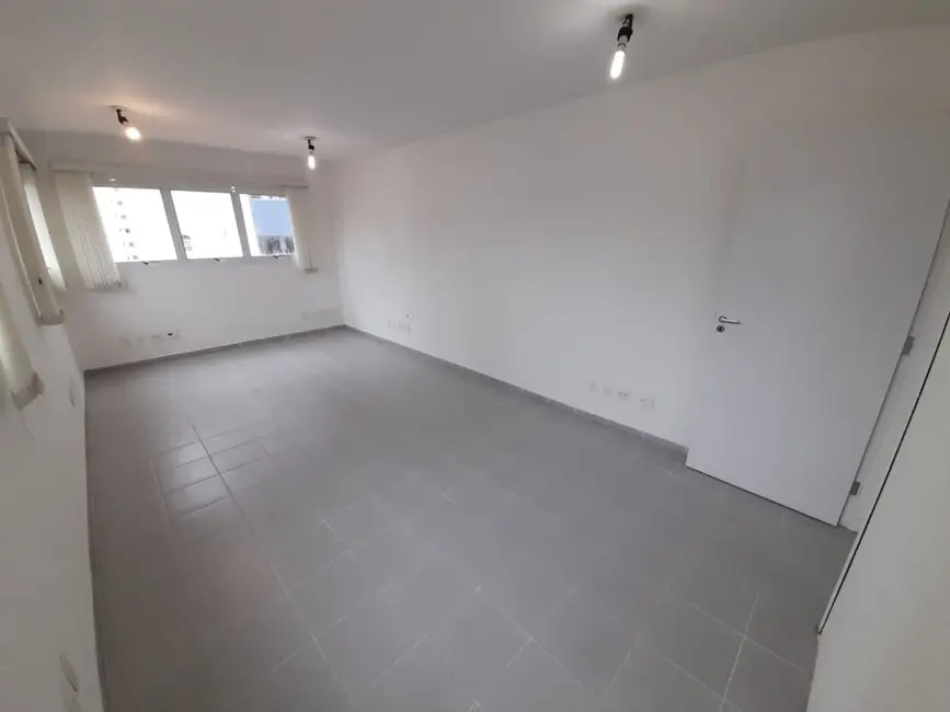 Sala Comercial para alugar, 30m2 em Vila Gilda, Santo Andre - SP - imagem 3 Foto 3 de Sala Comercial para alugar, 30m2 em Vila Gilda, Santo Andre - SP