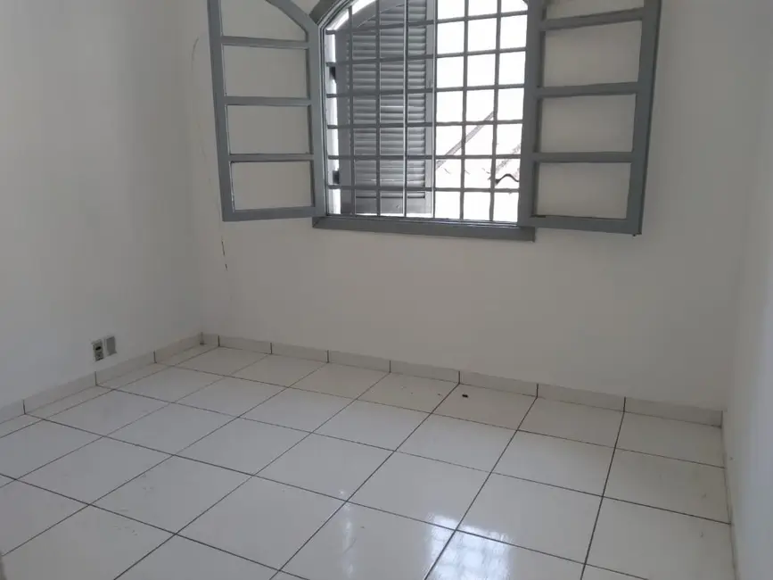 Foto 3 de Sobrado com 5 quartos para alugar, 240m2 em Campestre, Santo Andre - SP